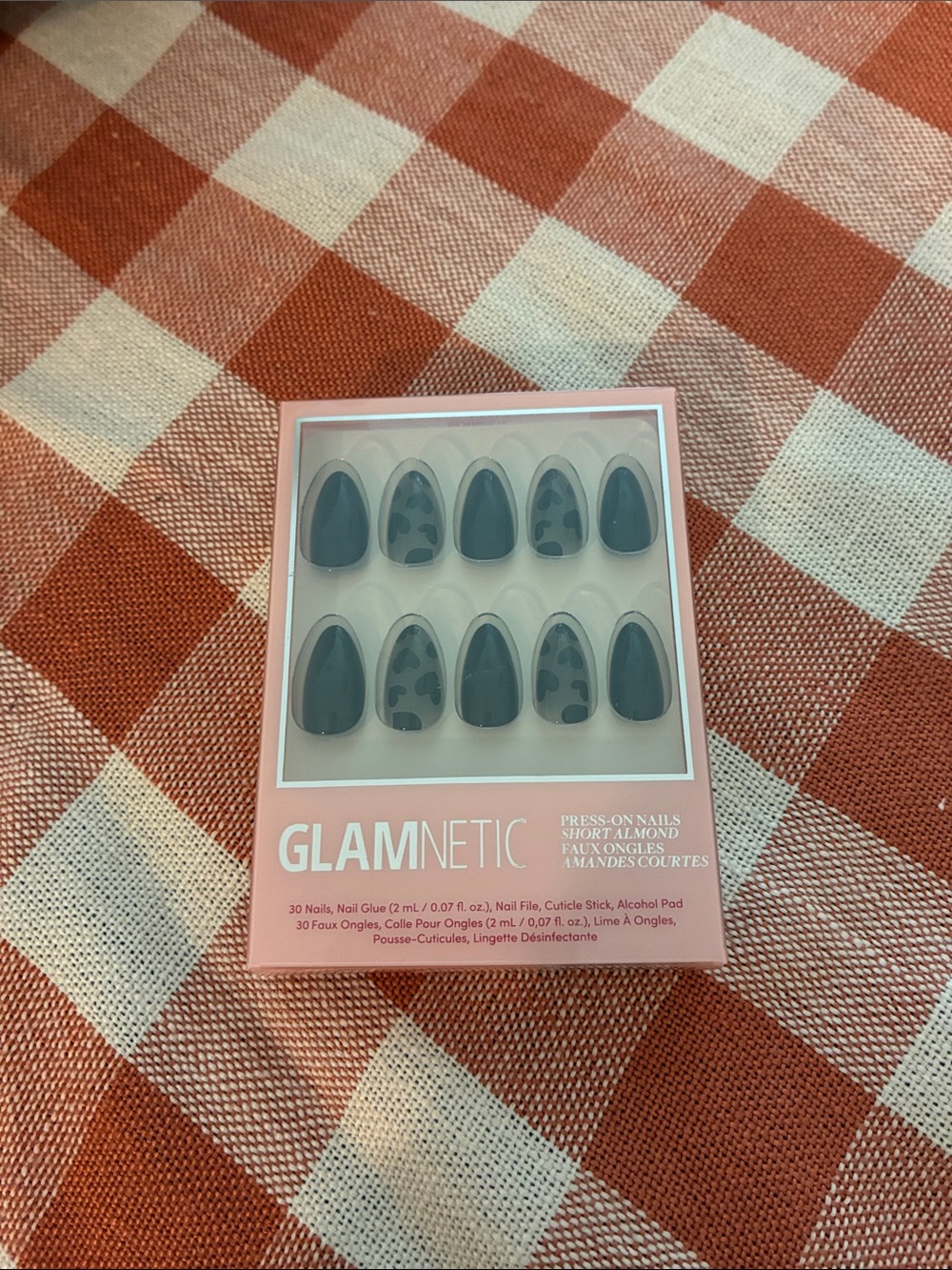 Press-On Nails Short Love Me Not Glamnetic